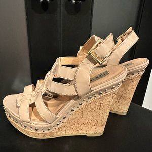 Steve Madden platform heels. Size 8, blush/tan color.